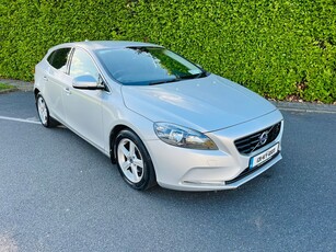 2013 - Volvo V40 Manual