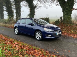 2014 - Opel Astra Manual