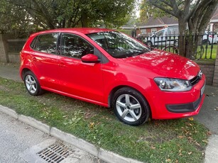 2014 - Volkswagen Polo Automatic