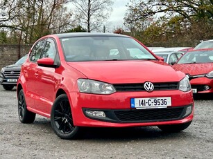 2014 - Volkswagen Polo Manual