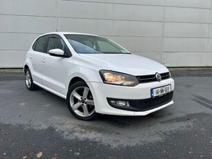 2014 - Volkswagen Polo Manual