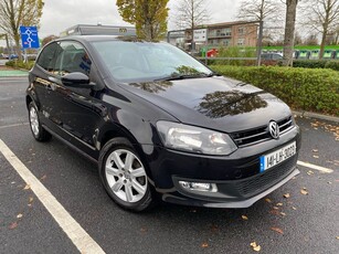 2014 - Volkswagen Polo Manual