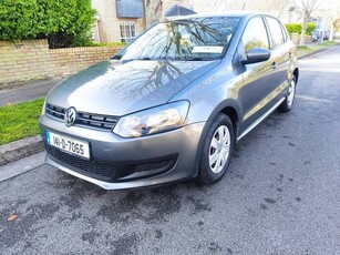 2014 - Volkswagen Polo Manual