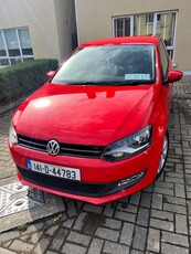 2014 - Volkswagen Polo Manual