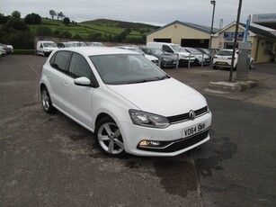 2014 - Volkswagen Polo Manual