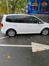 2014 - Volkswagen Touran Manual