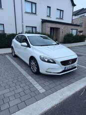 2014 - Volvo V40 Manual