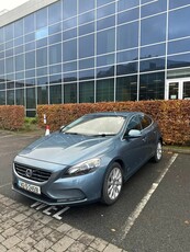 2014 - Volvo V40 Manual