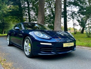 2015 - Porsche Panamera Automatic