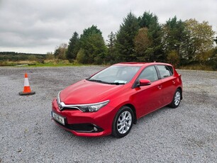 2015 - Toyota Auris Manual