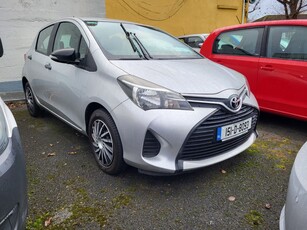 2015 - Toyota Yaris Manual