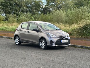 2015 - Toyota Yaris Manual