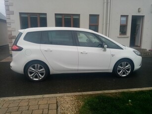 2015 - Vauxhall Zafira ---