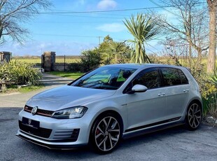 2015 - Volkswagen Golf Manual