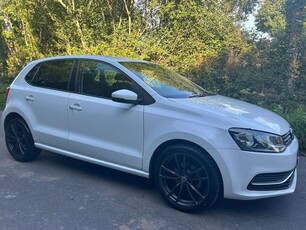 2015 - Volkswagen Polo Automatic