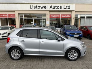 2015 - Volkswagen Polo Automatic