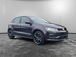 2015 - Volkswagen Polo Automatic