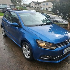 2015 - Volkswagen Polo Manual