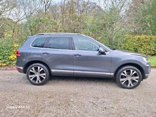 2015 - Volkswagen Touareg Automatic