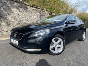 2015 - Volvo V40 Manual