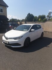 2016 - Toyota Auris Manual