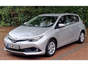 2016 - Toyota Auris Manual