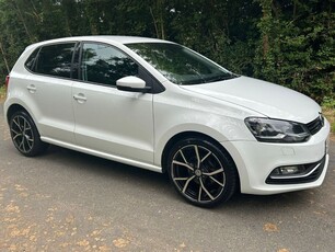 2016 - Volkswagen Polo Automatic