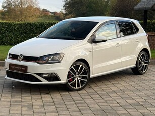 2016 - Volkswagen Polo Automatic