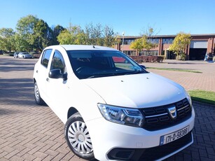 2017 - Dacia Sandero Manual