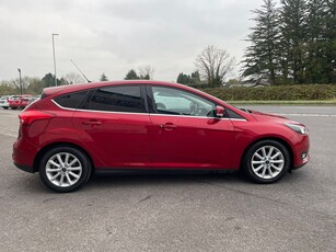 2017 - Ford Focus Manual