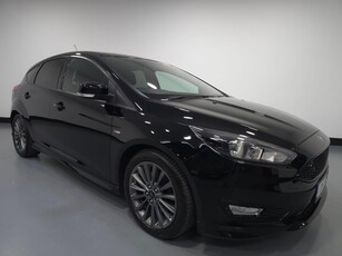 2017 - Ford Focus Manual