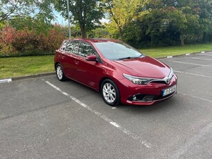 2017 - Toyota Auris Manual