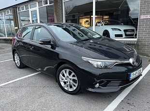 2017 - Toyota Auris Manual