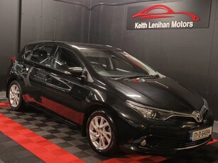 2017 - Toyota Auris Manual