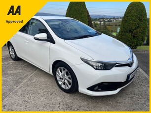 2017 - Toyota Auris Manual