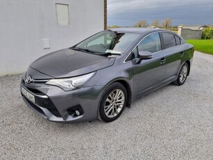 2017 - Toyota Avensis Manual