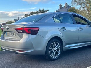 2017 - Toyota Avensis Manual