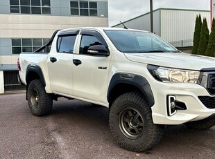 2017 - Toyota Hilux ---