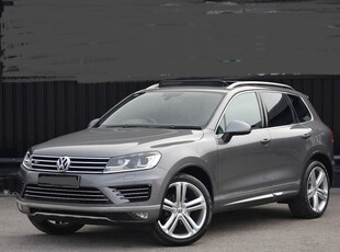 2017 - Volkswagen Touareg Automatic