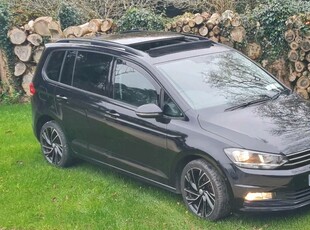 2017 - Volkswagen Touran Manual