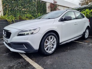 2017 - Volvo V40 Automatic