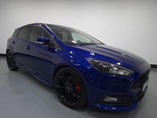 2018 - Ford Focus Manual