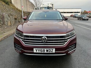 2018 - Volkswagen Touareg Automatic