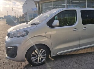 2019 - Peugeot Traveller Manual