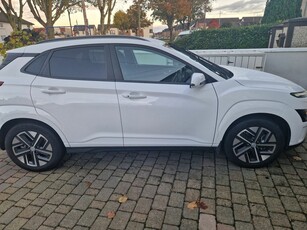 2022 - Hyundai KONA Automatic