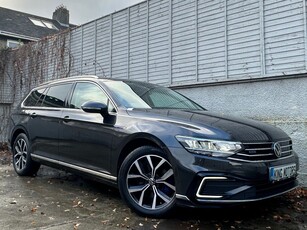 2022 - Volkswagen Passat Automatic