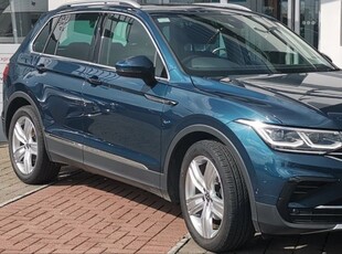 2022 - Volkswagen Tiguan Manual