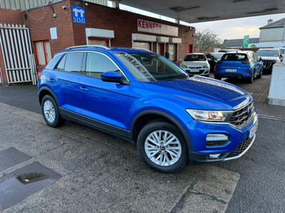 2021 (211) Volkswagen T-Roc