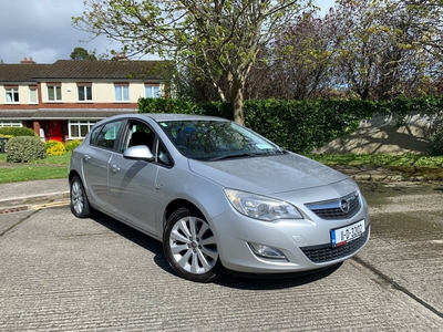 2011 - Opel Astra Manual