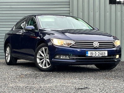 2019 - Volkswagen Passat Manual